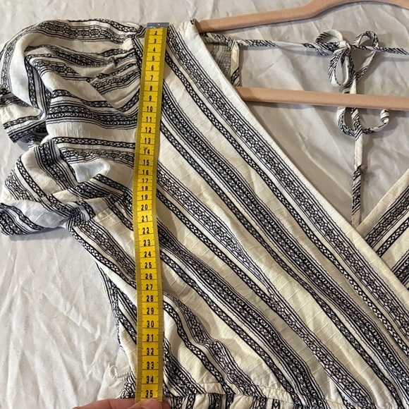 Striped V-Neck Romper - Picture 10 of 12